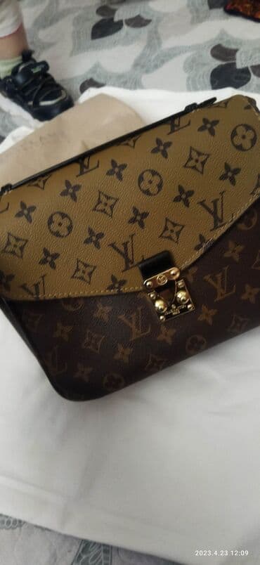 Сумка LV 2500 сом. стильная красивая! at lalafo.kg Сумка LV 2500 сом. стильная красивая!
