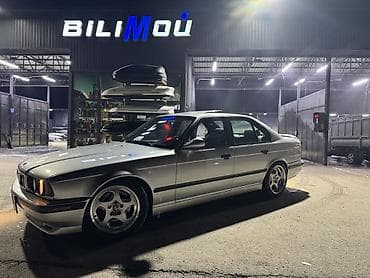 капот е39: BMW 5 series: 1993 г., 4.4 л, Механика, Бензин, Седан — 8