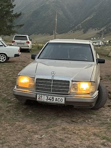 зеркела: Mercedes-Benz W124: 1991 г., Седан — 2