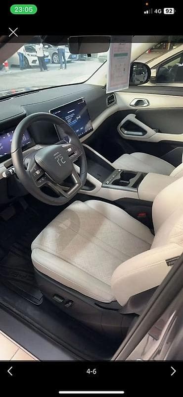 roewe ei5: Электромобиль (кроссовер) с современным интерьером и высоким уровнем — 1