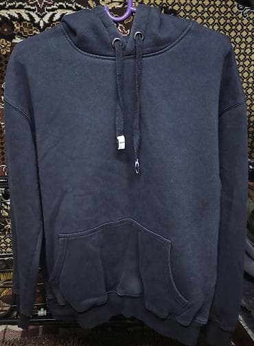 Свитерлер: Продаю б/у толстовки, размер на первом фото 2XL на втором фото — 1