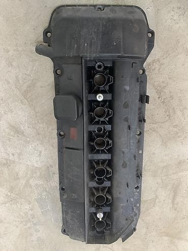 Клапанная крышка бмв е39 46 е60 Е53 под быстросьём Крышка клапанов at lalafo.kg Клапанная крышка бмв е39 46 е60 Е53 под быстросьём Крышка клапанов
