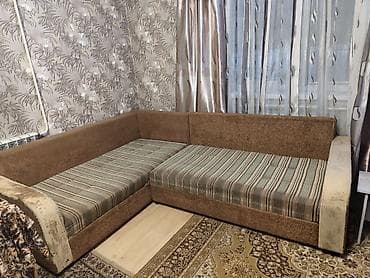 Эмерек: Бурчу бар диван, Кутулар менен — 4