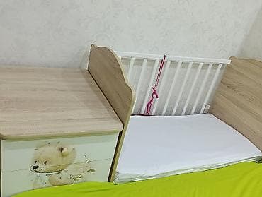 Манеж-кровать, Б/у, С комодом, ЛДСП at lalafo.kg Манеж-кровать, Б/у, С комодом, ЛДСП