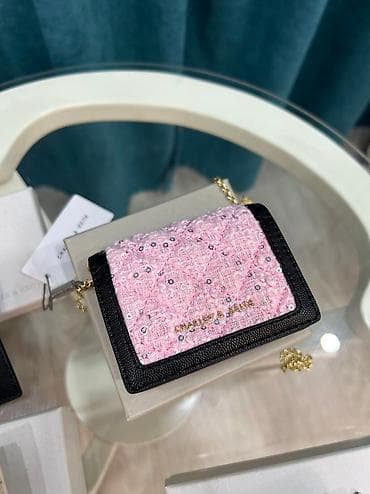 Личные вещи: Мини-сумочка Charles&Keith
Оригинал 🇺🇸 — 2