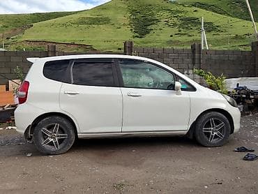 Продажа авто: Honda Fit: 2002 г., 1.3 л, Автомат, Бензин, Универсал — 1