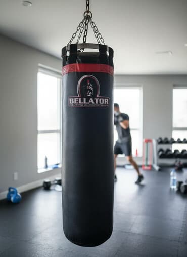 Спорт и отдых: Классическая подвесная боксёрская груша Bellator. + перчатки для — 1