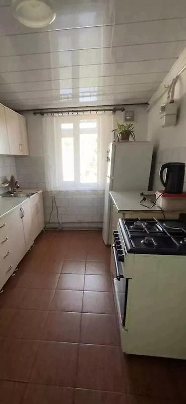 кв бишкек сдаю: 65 м², 4 комнаты, Забор, огорожен — 1