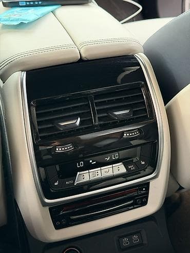 byd e7: BMW X7: 2021 г., 4.4 л, Автомат, Бензин, Внедорожник — 7