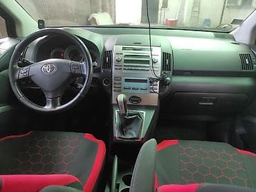 211 mers: Toyota Corolla Verso: 2009 г., 2.2 л, Механика, Дизель, Универсал — 3
