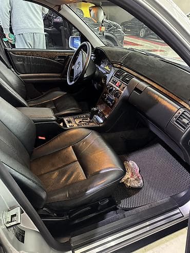 volvo daf: Mercedes-Benz E-Class: 1999 г., 3.2 л, Типтроник, Бензин, Седан — 5