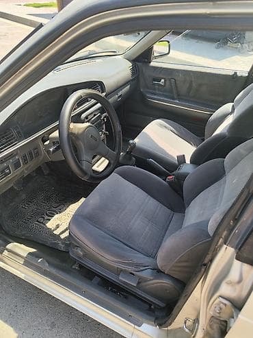 без дтп: Mazda 626: 1990 г., 2 л, Механика, Бензин, Седан — 5