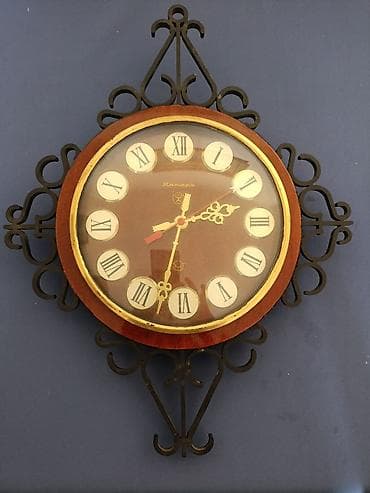 Настенные часы «Янтарь» с декоративной кованой рамкой - Классический
