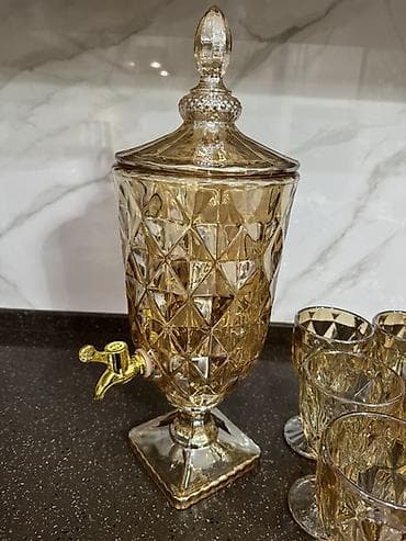 Набор для напитков в классическом стиле - Диспенсер с краном и at lalafo.kg Набор для напитков в классическом стиле - Диспенсер с краном и