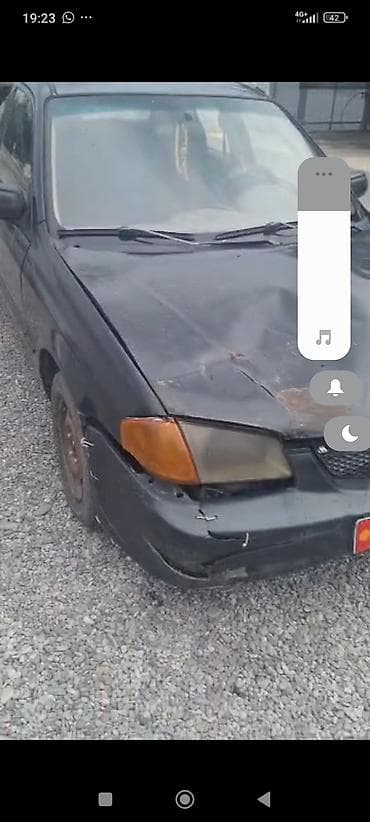 Mazda 323: 2001 г., 1.6 л, Автомат, Бензин, Седан