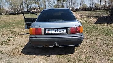 Audi 80: 1988 г., 1.8 л, Механика, Бензин, Седан