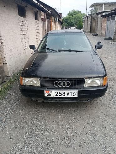 Audi 80: 1991 г., 1.8 л, Механика, Газ, Седан