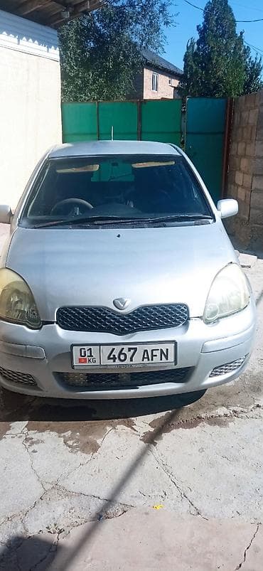 Toyota Vitz: 2003 г., 1.3 л, Механика, Бензин, Хэтчбэк — 1