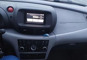 chevrolet kona: Nissan Almera Tino: 2003 г., 1.8 л, Механика, Бензин, Минивэн — 5