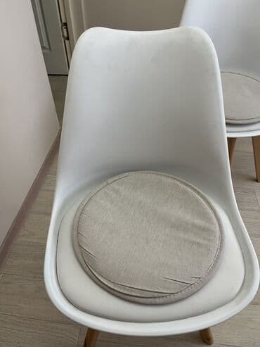 столь кухонный: Набор: белый кухонный стол на центральной опоре + 4 белых стула — 8