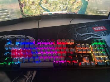 red square keyrox: Клавиатура — 4