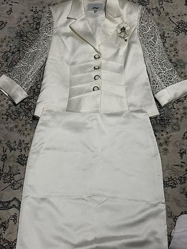 n work: Женский нарядный костюм-двойка цвета айвори. Состав комплекта: - — 1