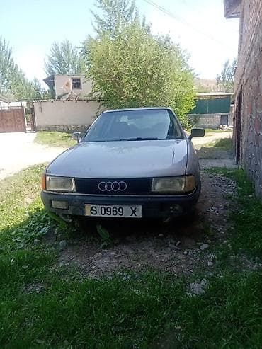 Audi 80: 1990 г., 1.8 л, Механика, Бензин, Седан