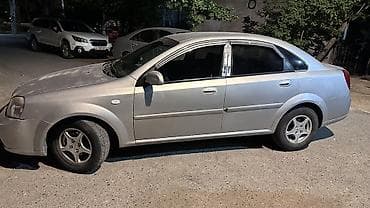 Daewoo Nubira: 2004 г., Седан