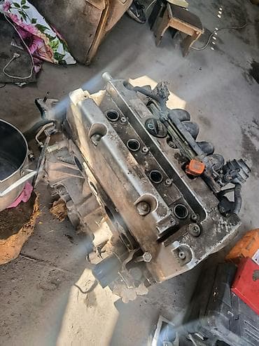 Бензиновый мотор Honda 2 л, Б/у — 2