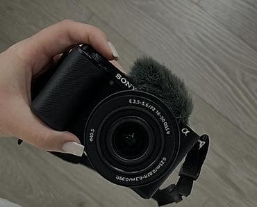 Компактная беззеркальная камера Sony α с кит-объективом E PZ 16–50mm