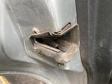 Замок двери Audi 1999 г., Б/у, Оригинал, Япония at lalafo.kg Замок двери Audi 1999 г., Б/у, Оригинал, Япония