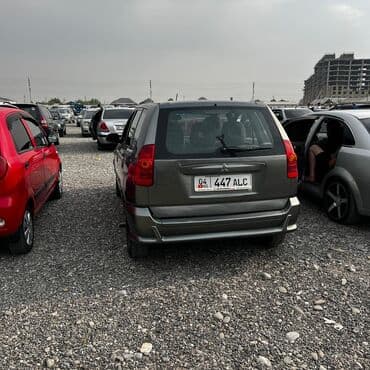 Mitsubishi Space Star: 2003 г., 1.6 л, Механика, Бензин, Хэтчбэк