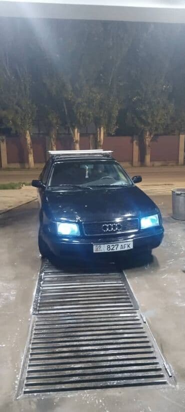 дом на колесах авто: Audi S4: 1992 г., Механика, Бензиновая, Седан — 1