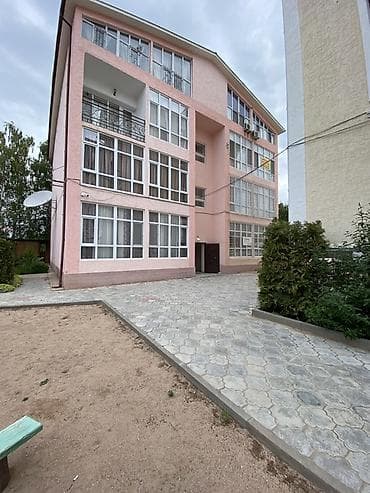 2 комнатая квартира: Квартира в ухоженной закрытой территорией. - Дом 3–4 этажа — 1