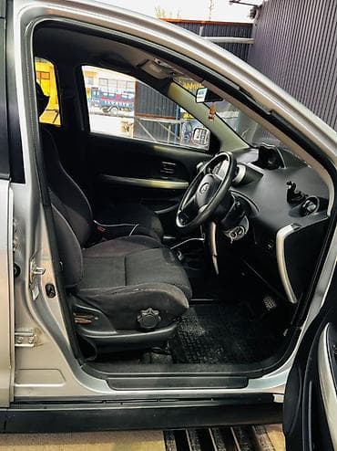 Продажа авто: Toyota Ist: 2003 г., Автомат, Хэтчбэк — 8