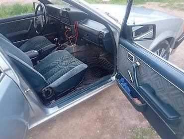 moning: Opel Rekord: 1984 г., 2 л, Ручные, Бензин, Седан — 9