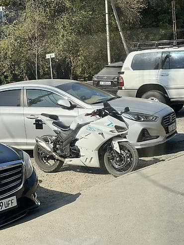 спортивные мото: Спортивный мотоцикл в полном обвесе - Кузов: полноразмерный — 5