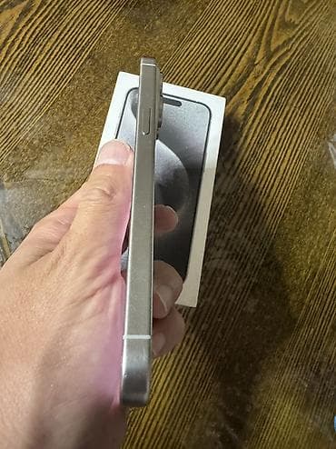 apple studio: IPhone 15 Pro Max, Б/у, 256 ГБ, White Titanium, Кабель, Коробка, 88 % — 3