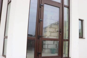 пластик терезе бу: Элегантные окна с рамами цвета темного дерева, идеально подходящие для — 5