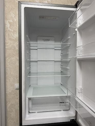 морозильниу: Холодильник двухкамерный, нижняя морозильная камера. - Цвет: темный — 5