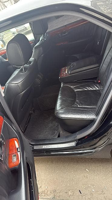 samara 2114: Черный седан представительского класса. Кузов — длинный, с — 4