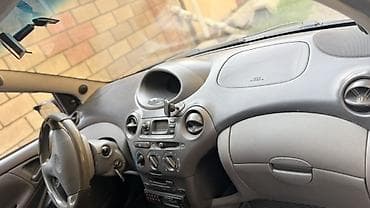 subaru outback 2013: Toyota Yaris: 2001 г., 1 л, Бензин, Хэтчбэк — 5