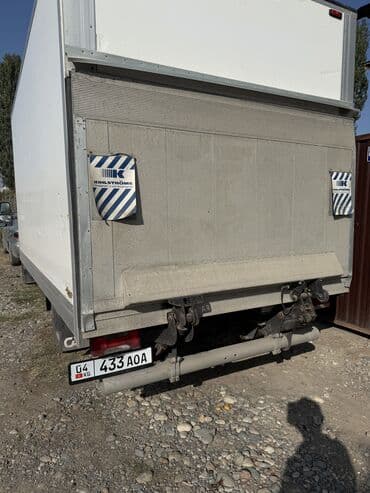 купить грузовой автомобиль с манипулятором бу: Легкий грузовик, Iveco — 6