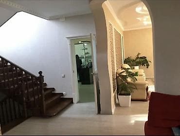 5: 🏠 Сдаётся в аренду 3-уровневый дом — 300 м² 📍 Район Баха / Ахунбаева — 2