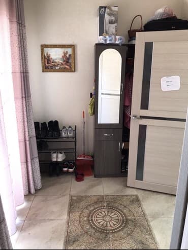 обмен квартиру на дом бишкек: Полдома, 127 м², 4 комнаты, Собственник — 5