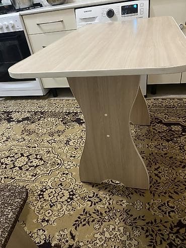 Столдор: Кухонный стол из ЛДСП в цвете светлый дуб/бук. 4 табуретки - Форма — 1