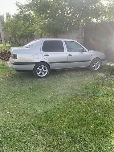golf 5: Volkswagen Vento: 1993 г., 1.8 л, Механика, Бензин, Седан — 2