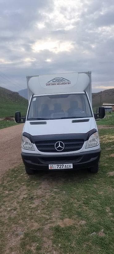Грузовой фургон Mercedes-Benz Sprinter (бортовой/цельнометаллический