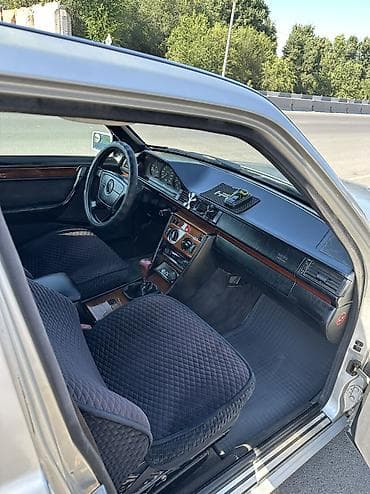Продажа авто: Mercedes-Benz E-Class: 1994 г., 2.2 л, Механика, Бензин, Седан — 5