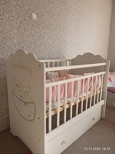 Стол жана отургуч комплекттери: Детская кроватка с бортиками и комплектом постельных принадлежностей — 2